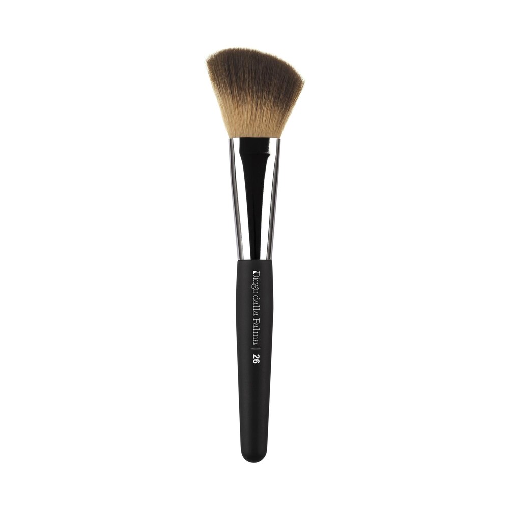 Angled Blush Brush To Define Cheekbones - N26